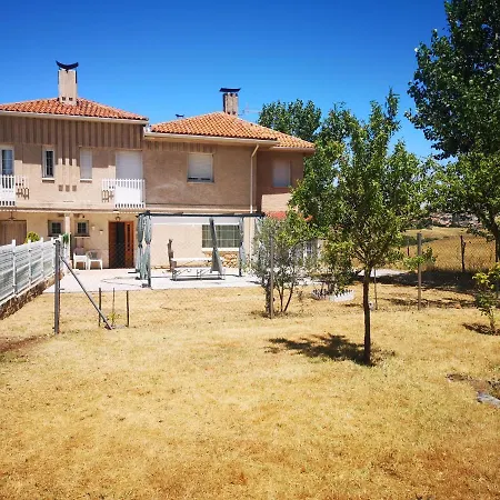 Agradable Casa Con Jardin: Casasola Feriehus
