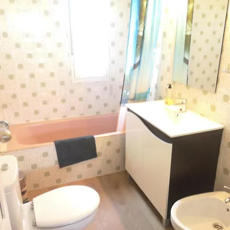 Agradable Casa Con Jardin: Casasola *