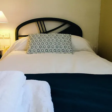 Agradable Casa Con Jardin: Casasola *