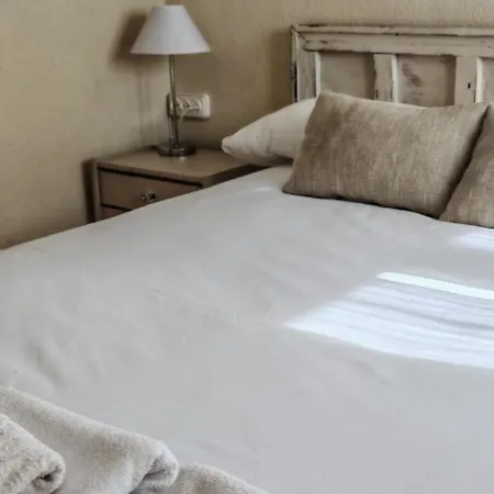 Agradable Casa Con Jardin: Casasola