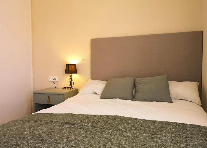 Agradable Casa Con Jardin: Casasola *