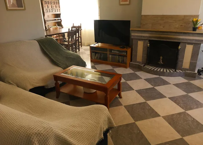 Agradable Casa Con Jardin: Casasola 펜션