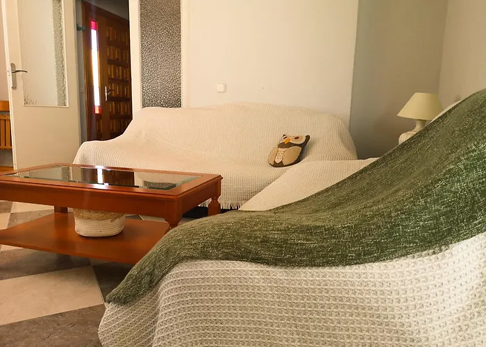 Agradable Casa Con Jardin: Casasola *