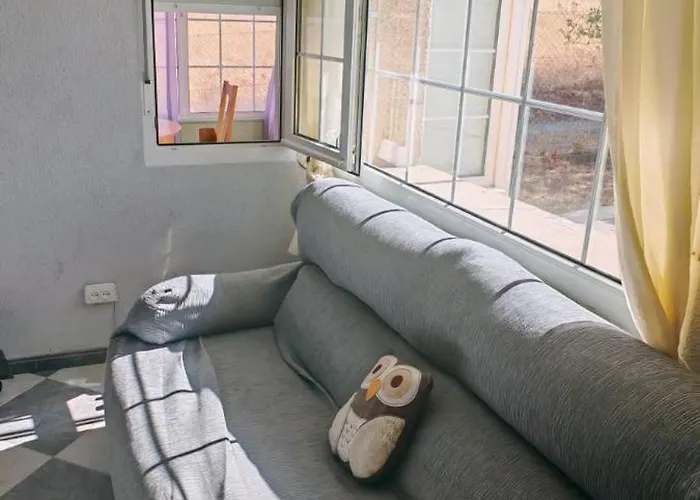 Agradable Casa Con Jardin: Casasola